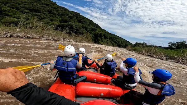 Rafting en la sección media del río Amacuzac, ideal para familias